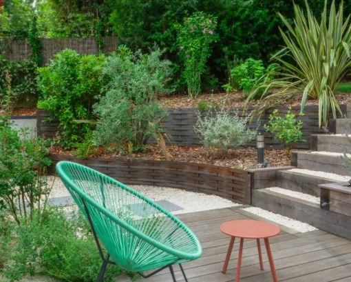 Création d'une terrasse en bois exotique pour une maison à Francheville, Sainte-Foy-lès-Lyon, PERRIN Paysage